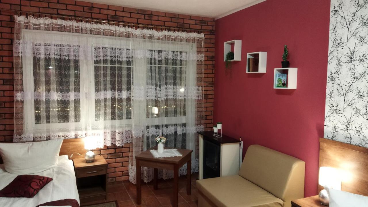 Pensjonat Zielone Wzgorze Boleslawow Stronie Slaskie Exterior photo