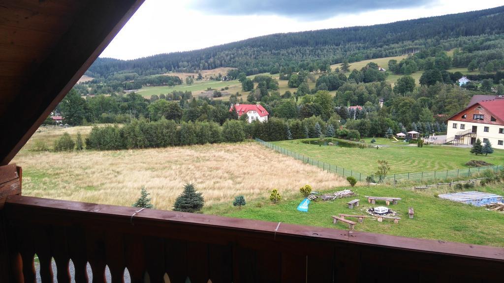Pensjonat Zielone Wzgorze Boleslawow Stronie Slaskie Exterior photo