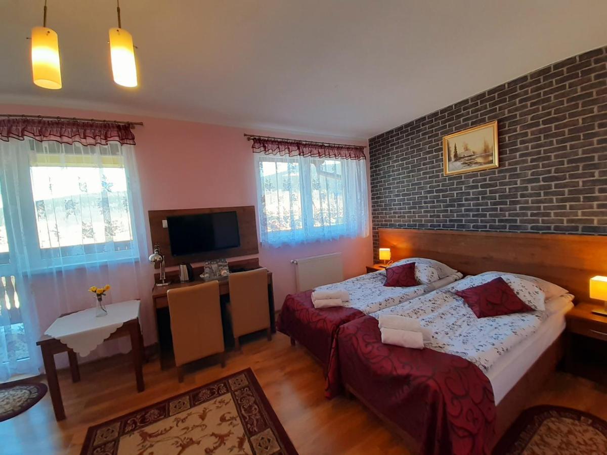 Pensjonat Zielone Wzgorze Boleslawow Stronie Slaskie Exterior photo