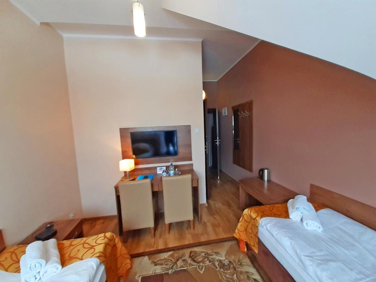 Pensjonat Zielone Wzgorze Boleslawow Stronie Slaskie Exterior photo